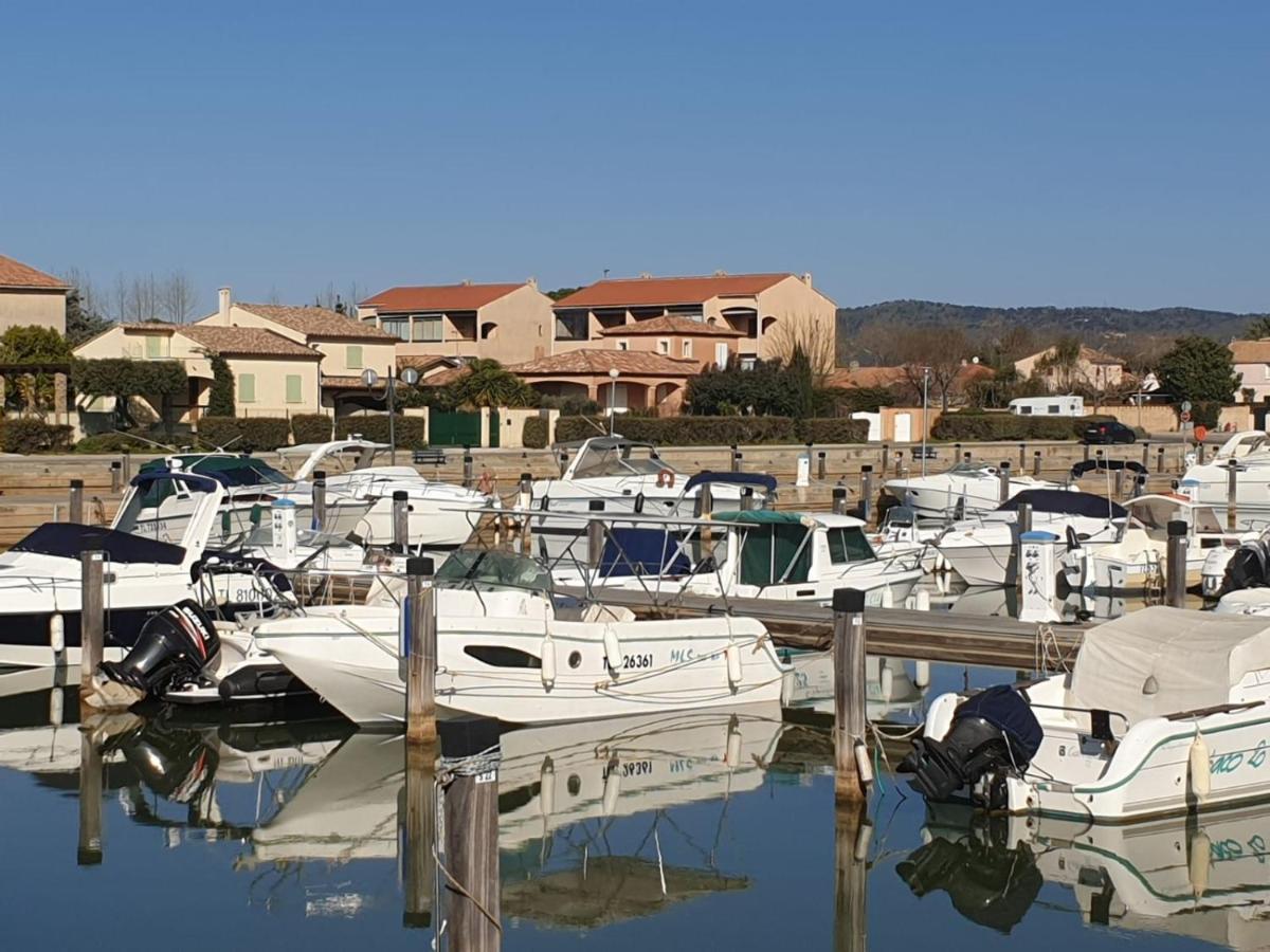 Studio Mezzanine vue port et mer La Londe-les-Maures Extérieur photo