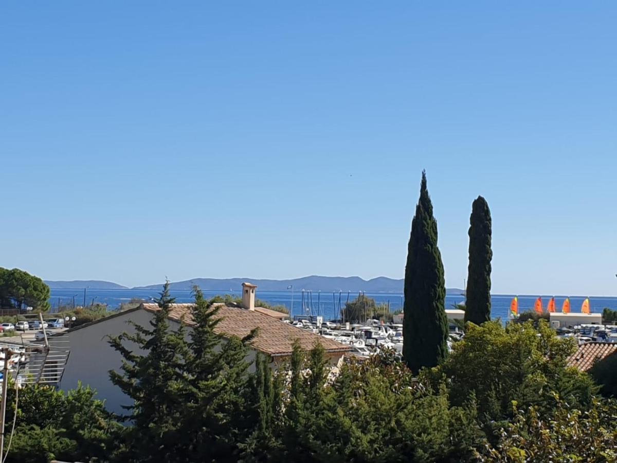 Studio Mezzanine vue port et mer La Londe-les-Maures Extérieur photo