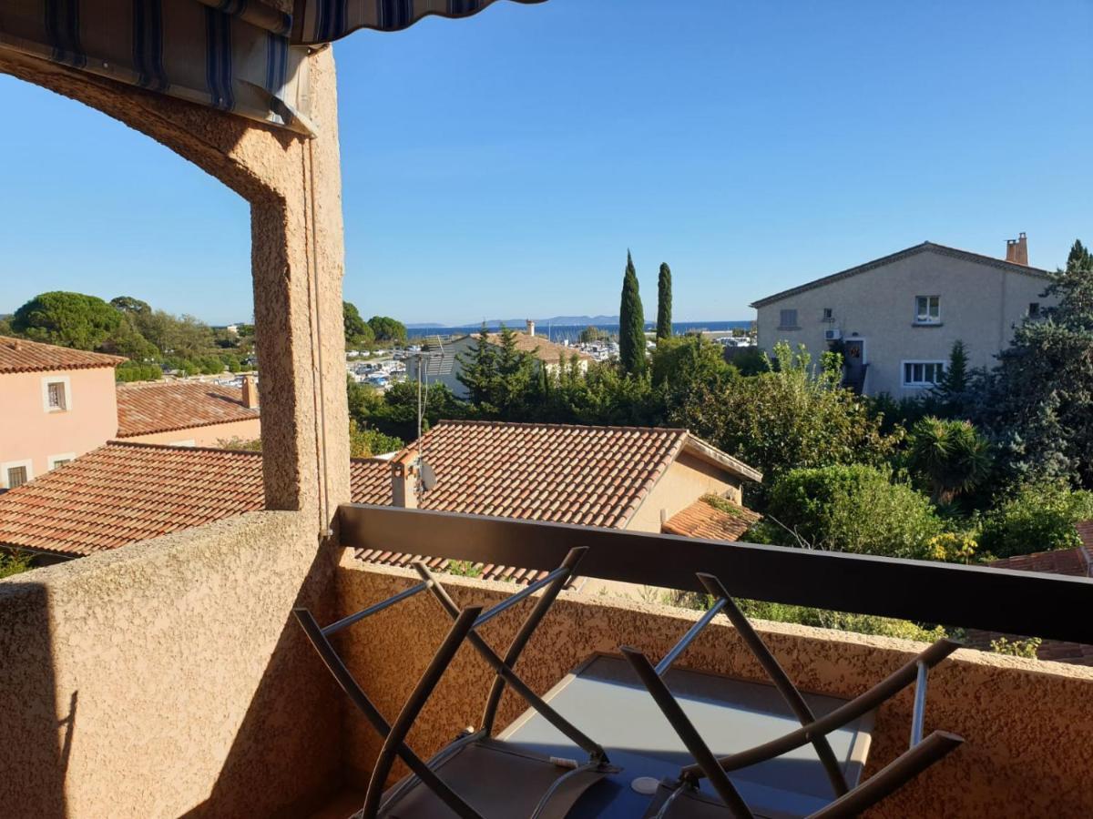 Studio Mezzanine vue port et mer La Londe-les-Maures Extérieur photo
