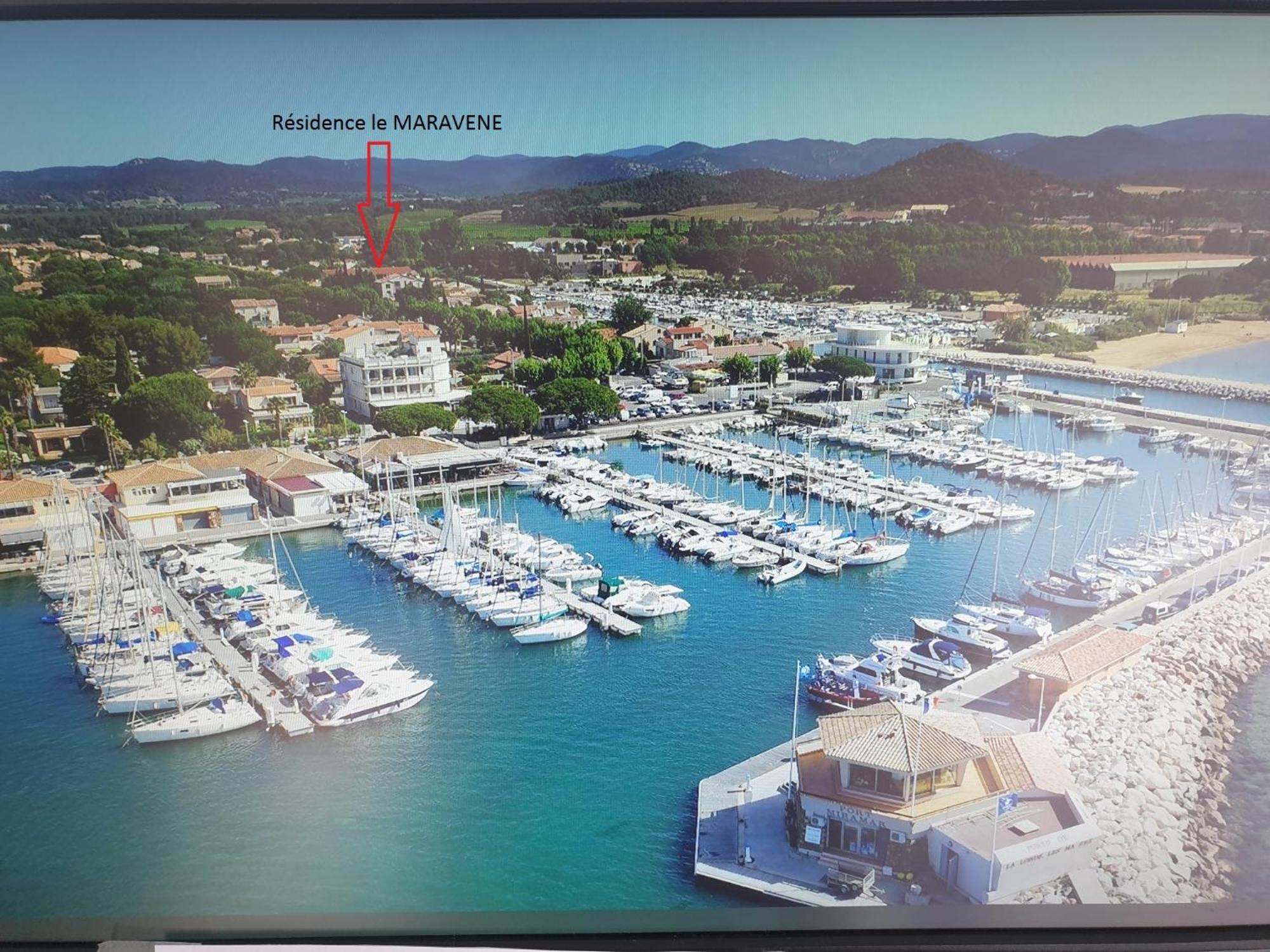 Studio Mezzanine vue port et mer La Londe-les-Maures Extérieur photo